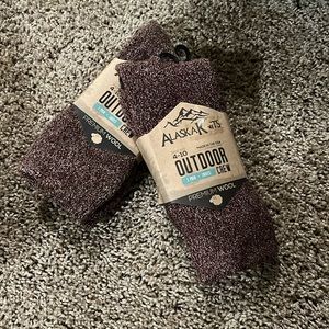 AlaskaKnits socks. 2 pair. Shoe size 4-10. Ladies outdoor crew. Wool